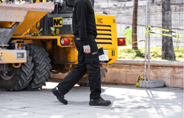 How Cargo Work Trousers Enhance Efficiency and Safety in the Workplace?